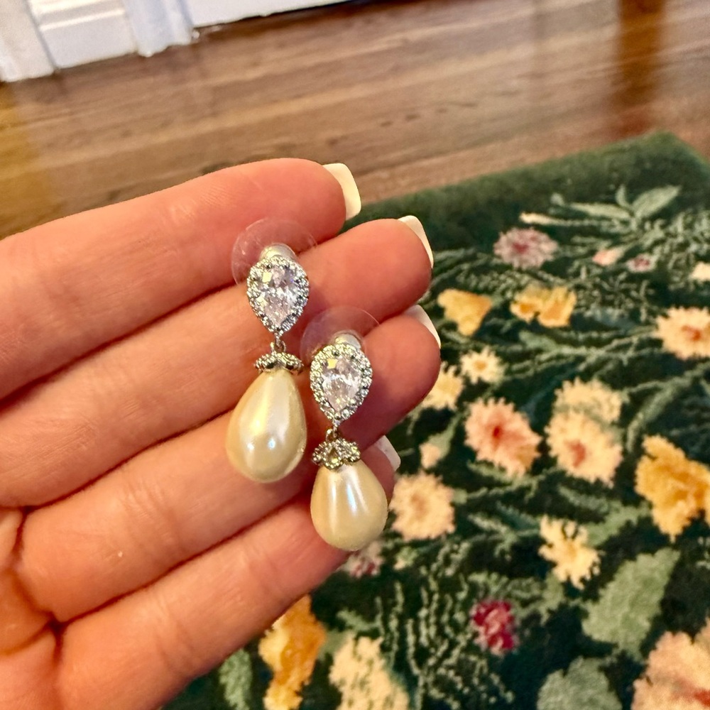 Elegant Pearl and Crystal Drop Earrings